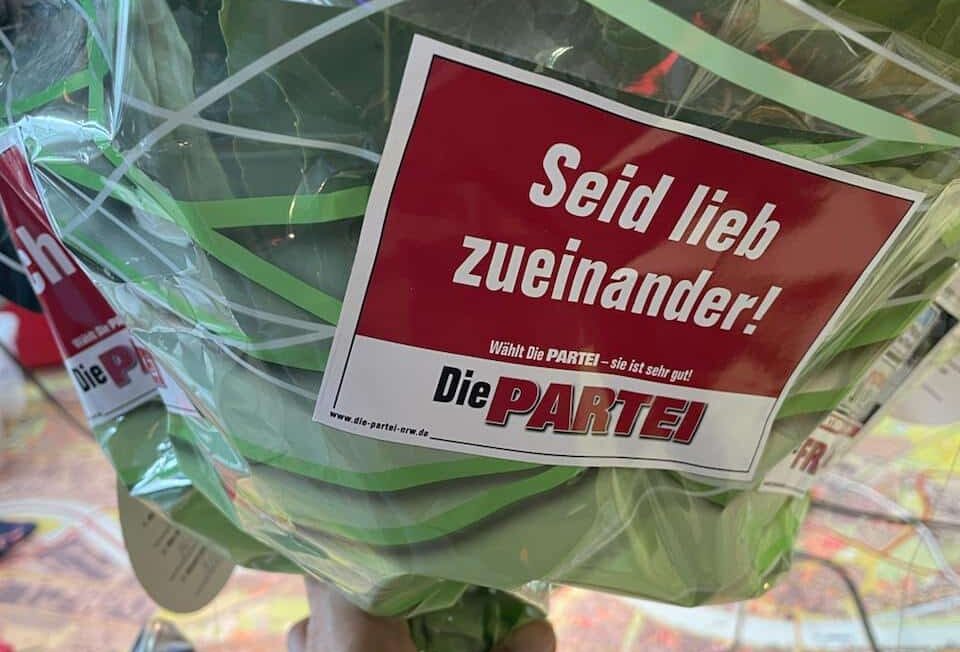 Blumenstrauss der Partei Die PARTEI